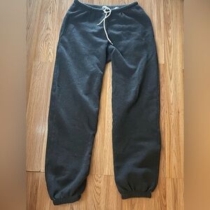 One size women Brandy Melville gray sweatpants pockets
